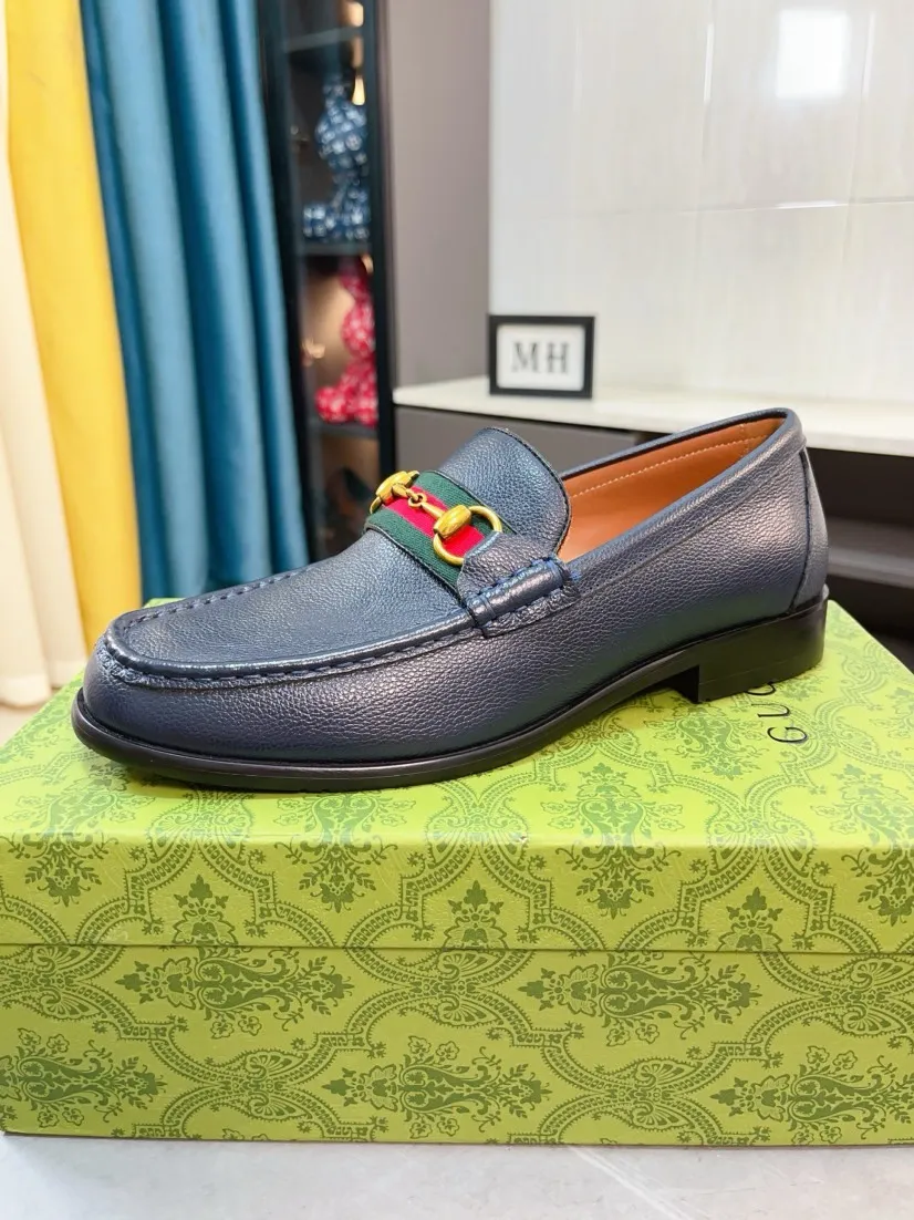 Men's shoes 💰500🌹🌹Niuli [GUCCI Gucci] A new style of formal men's leather shoes is coming~ The original quality upper is made of patent leather imported from Italy, the leather is soft and delicate, comfortable and soft first-layer cowhide lining, rubber wear-resistant outsole, the shoe shape is dignified and domineering, and the luxury charm cannot be concealed! The natural and free nouveau riche leads the trend. Code number: 38-44